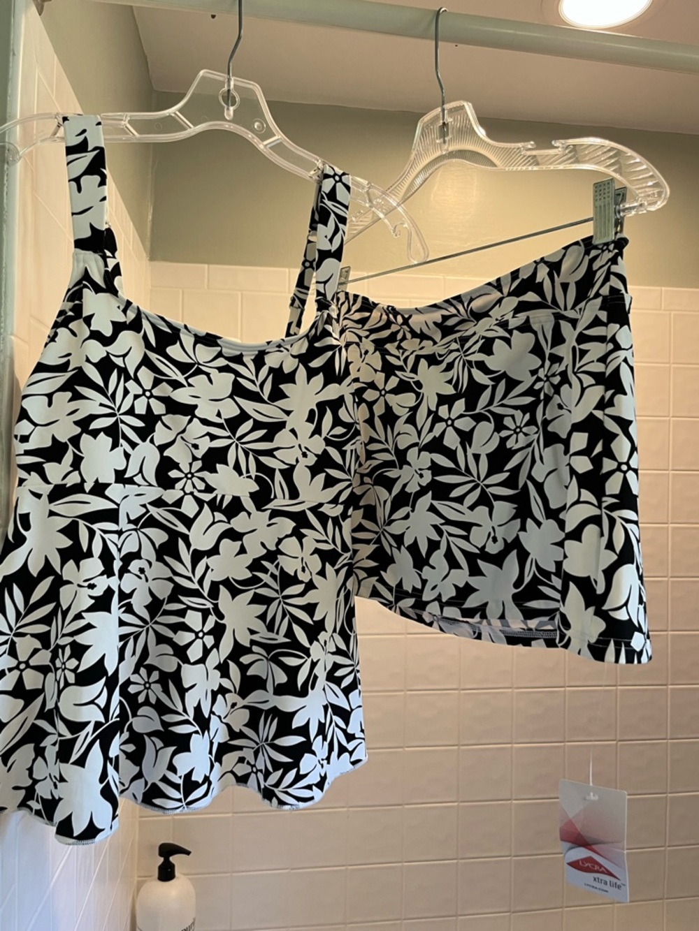 NWT Lands' End Black & White Floral Flutter Tankini & Skirted Bottom Petite 6/8